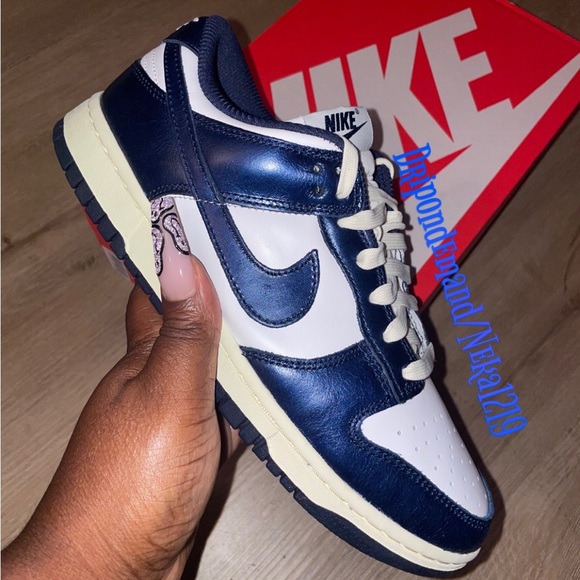 WOMEN'S DUNK LOW PRM - Picture 1 of 2